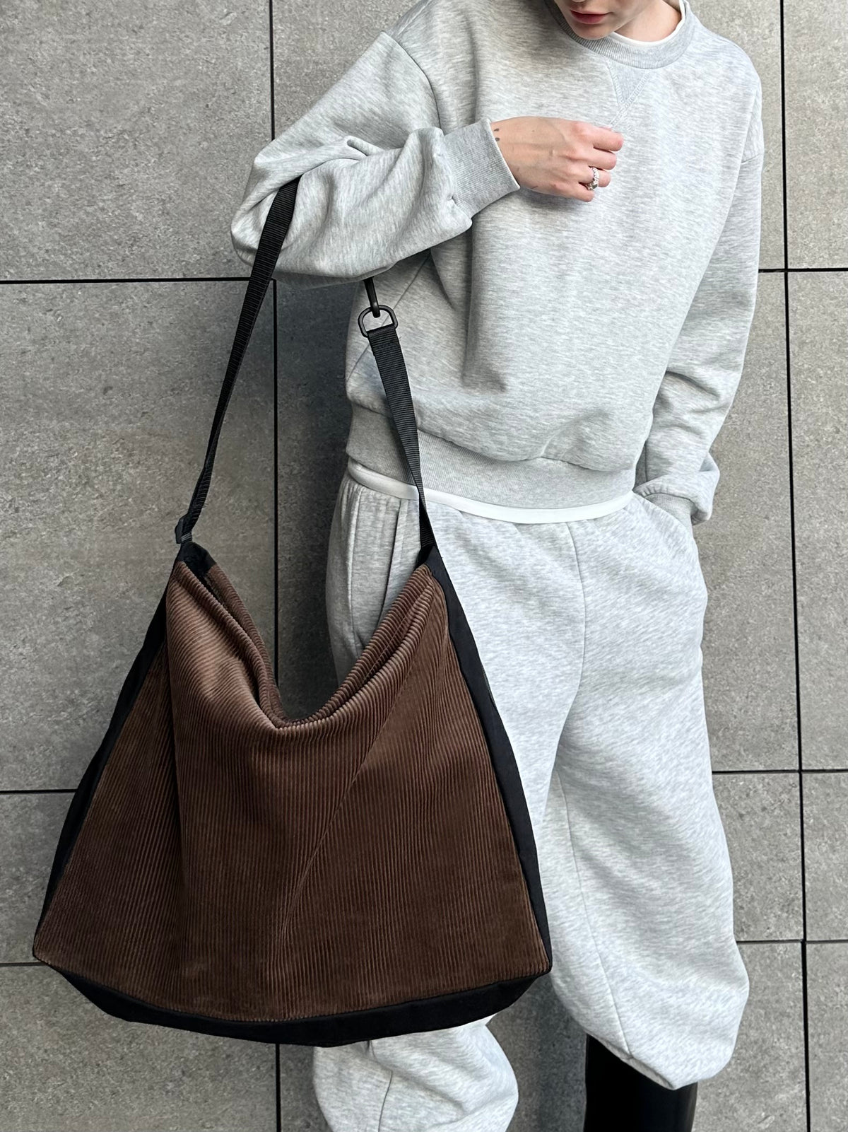 Monday bag коричневий